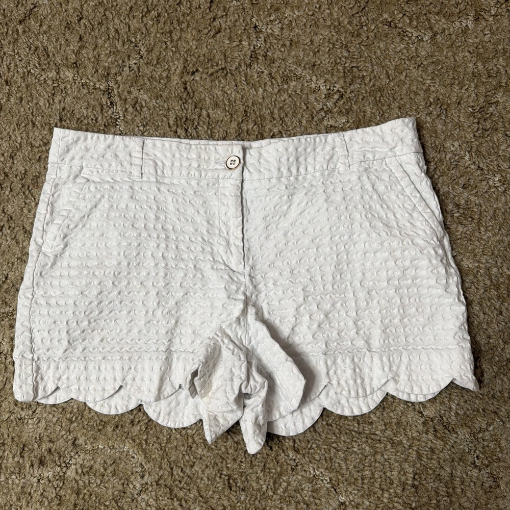 Crown & Ivy Shelby White Scalloped Hem Textured Jacquard Shorts Womens 16